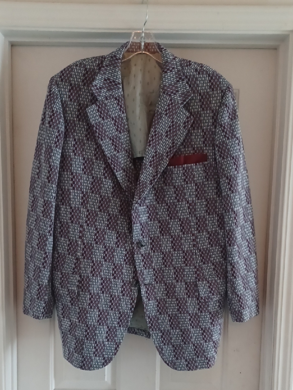 VTG Embassy Row  Geometric Pattern Blazer in Burgundy, Blue and White